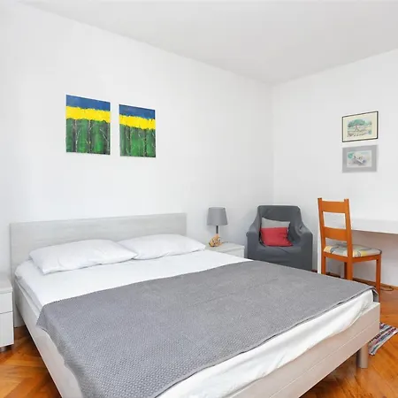 Apartamento Arbanija 1125a