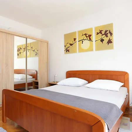 Apartman Arbanija 1125a Trogir
