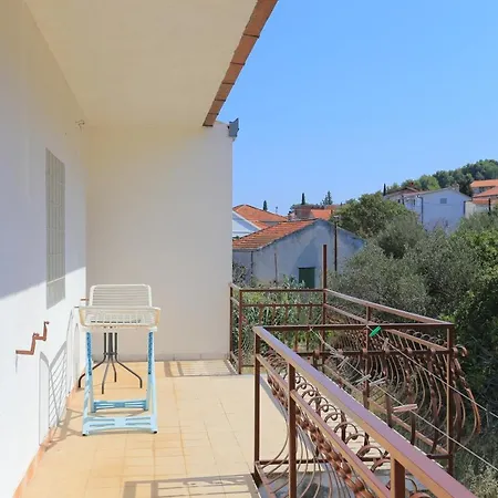 Arbanija 1125a Appartement *